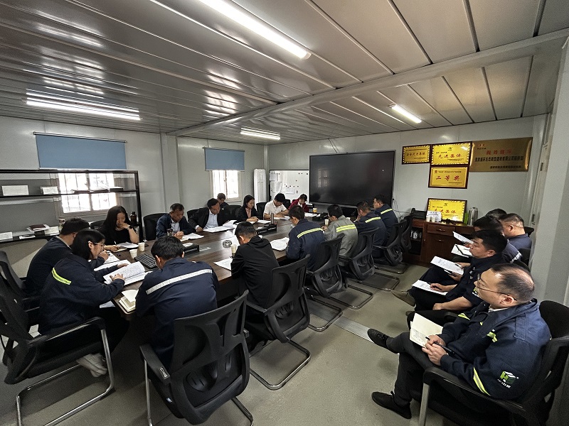 杜永康一行到黃陵新材公司調(diào)研督導(dǎo)工作