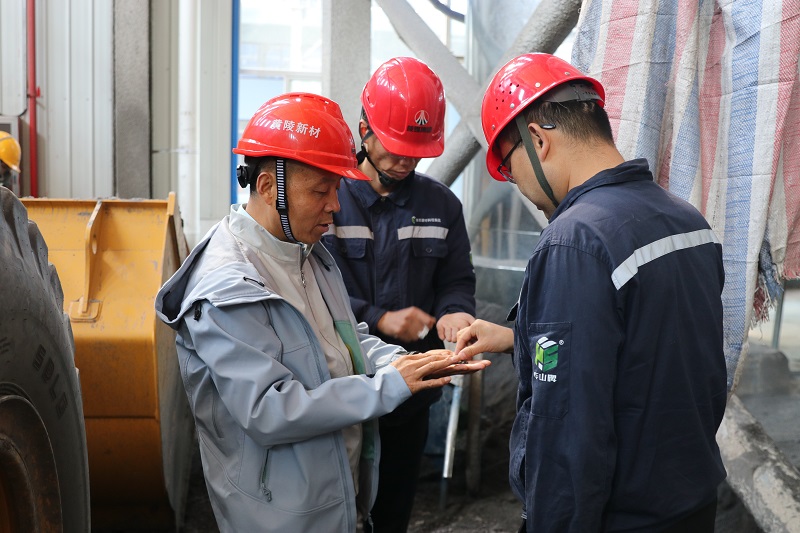 王琦到黃陵新材公司調研指導工作