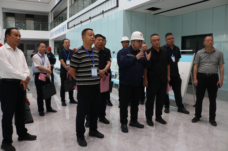 張延存一行到龍門綠碳公司參觀調(diào)研