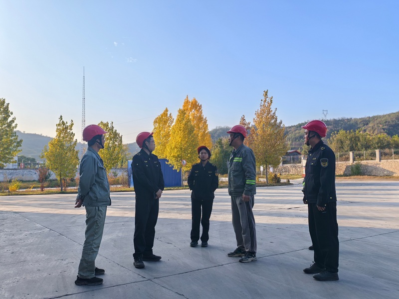 延安市環保局到黃陵公司進行環保督導檢查